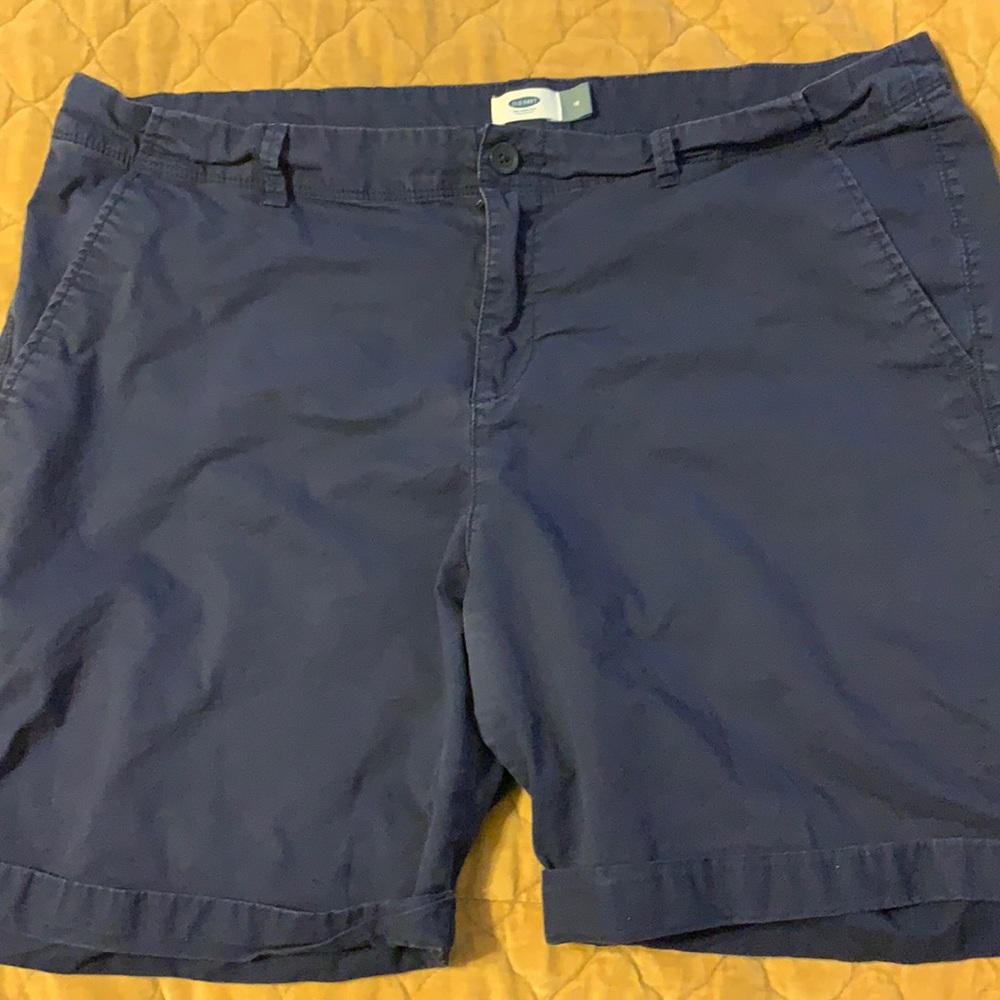 Old Navy navy blue Bermuda shorts